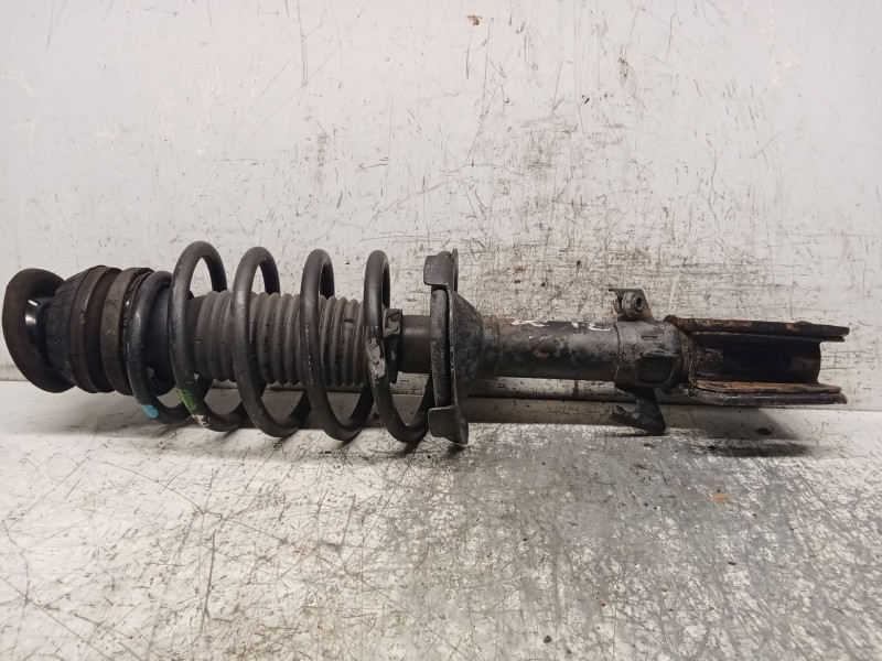 Recambio de amortiguador delantero izquierdo para mercedes-benz clase v (638/2) v 220 cdi (638.294) referencia OEM IAM A63832010