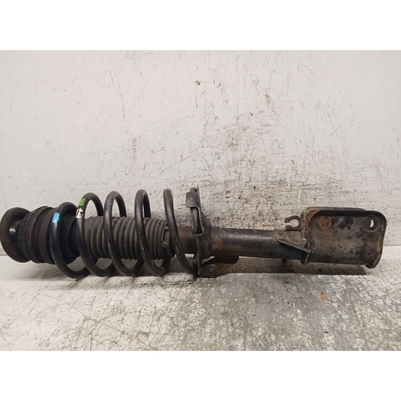 Recambio de amortiguador delantero izquierdo para mercedes-benz clase v (638/2) v 220 cdi (638.294) referencia OEM IAM A63832010