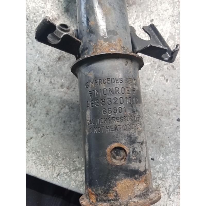 Recambio de amortiguador delantero izquierdo para mercedes-benz clase v (638/2) v 220 cdi (638.294) referencia OEM IAM A63832010