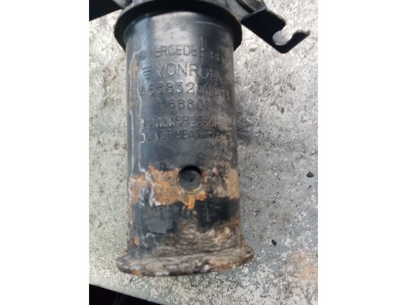 Recambio de amortiguador delantero derecho para mercedes-benz clase v (638/2) v 220 cdi (638.294) referencia OEM IAM A6383201013