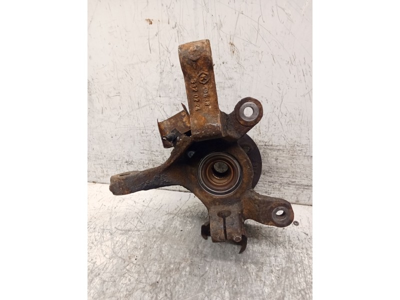 Recambio de mangueta delantera izquierda para mercedes-benz clase v (638/2) v 220 cdi (638.294) referencia OEM IAM   