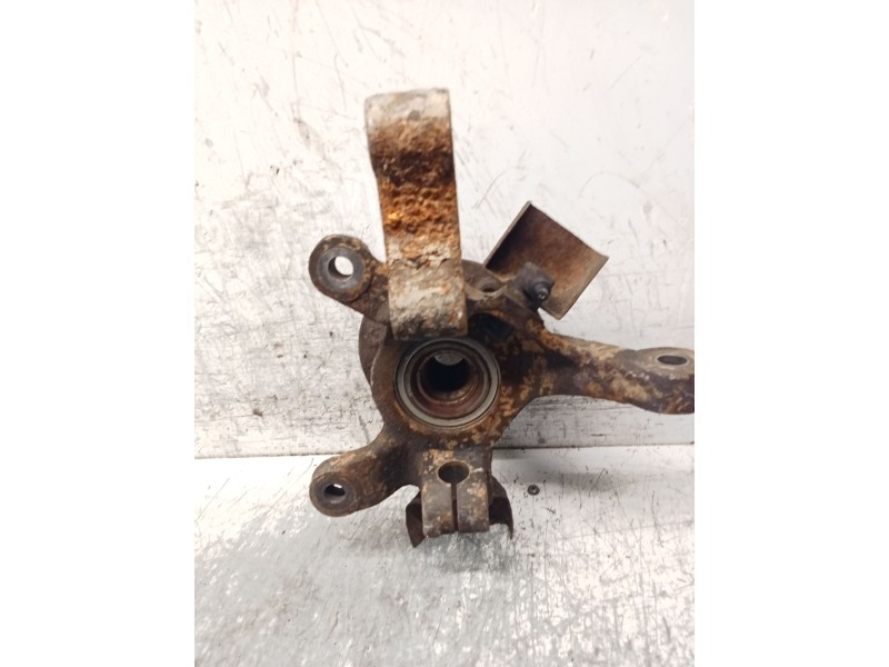 Recambio de mangueta delantera derecha para mercedes-benz clase v (638/2) v 220 cdi (638.294) referencia OEM IAM   