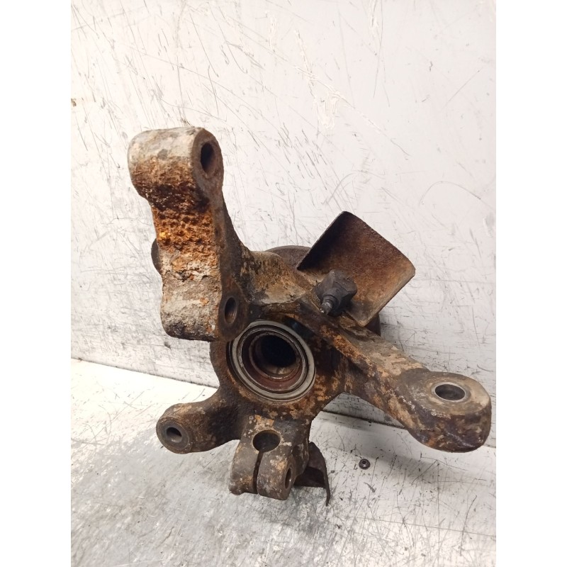 Recambio de mangueta delantera derecha para mercedes-benz clase v (638/2) v 220 cdi (638.294) referencia OEM IAM   