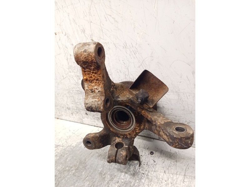 Recambio de mangueta delantera derecha para mercedes-benz clase v (638/2) v 220 cdi (638.294) referencia OEM IAM   