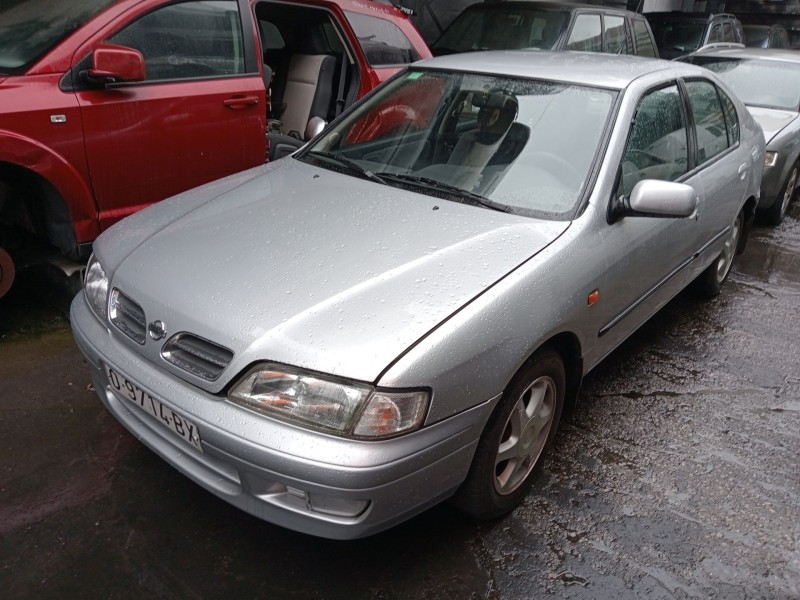 nissan primera hatchback (p11) del año 1998