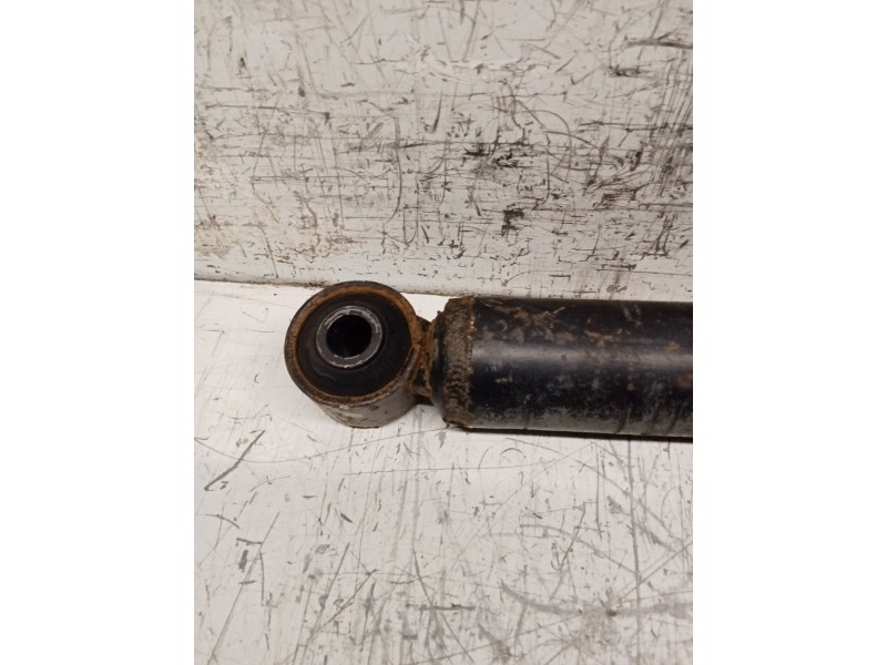 Recambio de amortiguador trasero izquierdo para opel frontera b (u99) 2.2 dti (6b_zc, 6b_vf, 6b_66, 6b_76) referencia OEM IAM 89