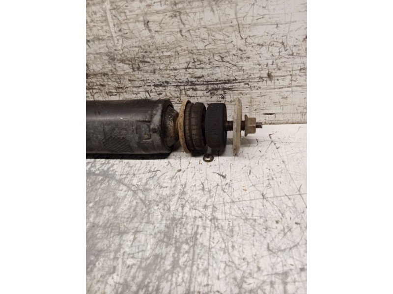 Recambio de amortiguador delantero derecho para opel frontera b (u99) 2.2 dti (6b_zc, 6b_vf, 6b_66, 6b_76) referencia OEM IAM 89