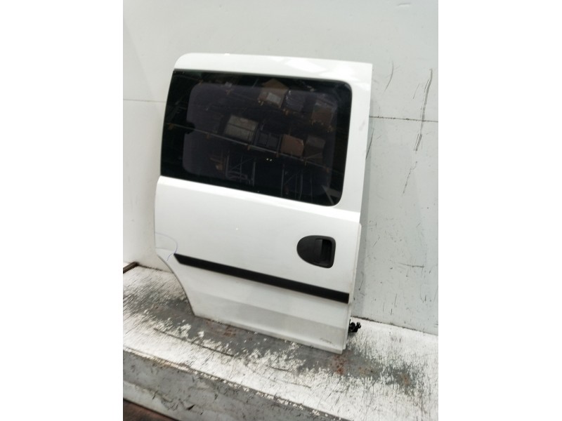 Recambio de puerta lateral corredera derecha para opel combo tour 1.3 cdti 16v referencia OEM IAM  5P 