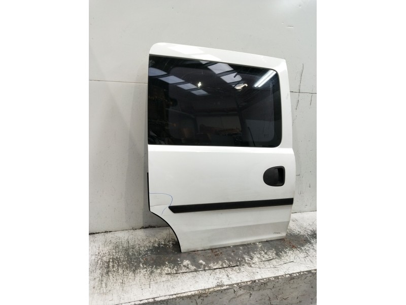 Recambio de puerta lateral corredera derecha para opel combo tour 1.3 cdti 16v referencia OEM IAM  5P 