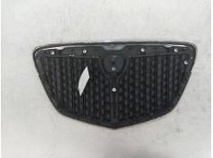 Recambio de rejilla delantera para lancia ypsilon (101) 1.4 cat referencia OEM IAM    2