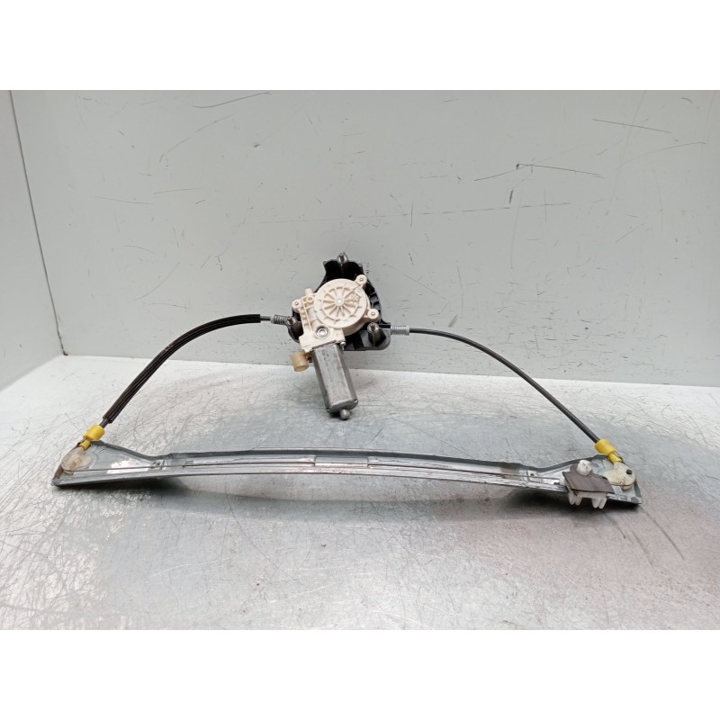 Recambio de elevalunas delantero izquierdo para renault clio ii (bb_, cb_) 1.2 16v (bb05, bb0w, bb11, bb27, bb2t, bb2u, bb2v, cb