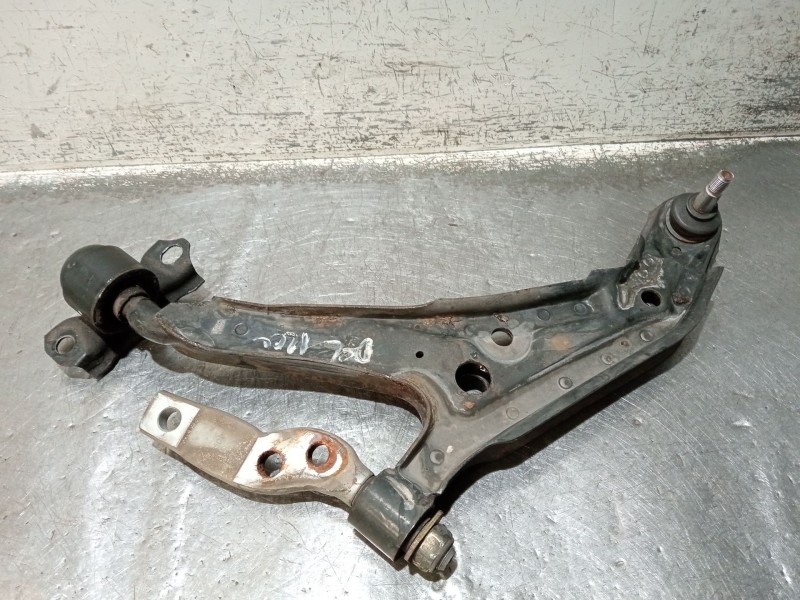 Recambio de brazo suspension inferior delantero izquierdo para nissan primera hatchback (p11) 1.6 16v referencia OEM IAM   