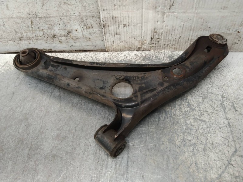 Recambio de brazo suspension inferior delantero derecho para toyota yaris (ncp1/nlp1/scp1) 1.4 d-4d linea luna referencia OEM IA