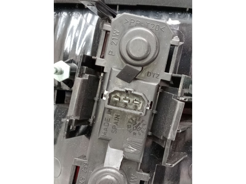 Recambio de piloto trasero derecho interior para seat leon (1m1) 1.9 tdi referencia OEM IAM 1m6945092b  