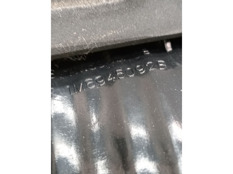 Recambio de piloto trasero derecho interior para seat leon (1m1) 1.9 tdi referencia OEM IAM 1m6945092b  