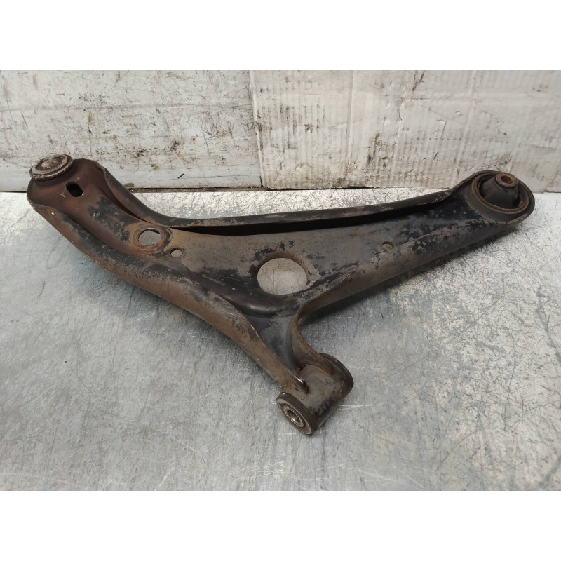 Recambio de brazo suspension inferior delantero izquierdo para toyota yaris (ncp1/nlp1/scp1) 1.4 d-4d linea luna referencia OEM 