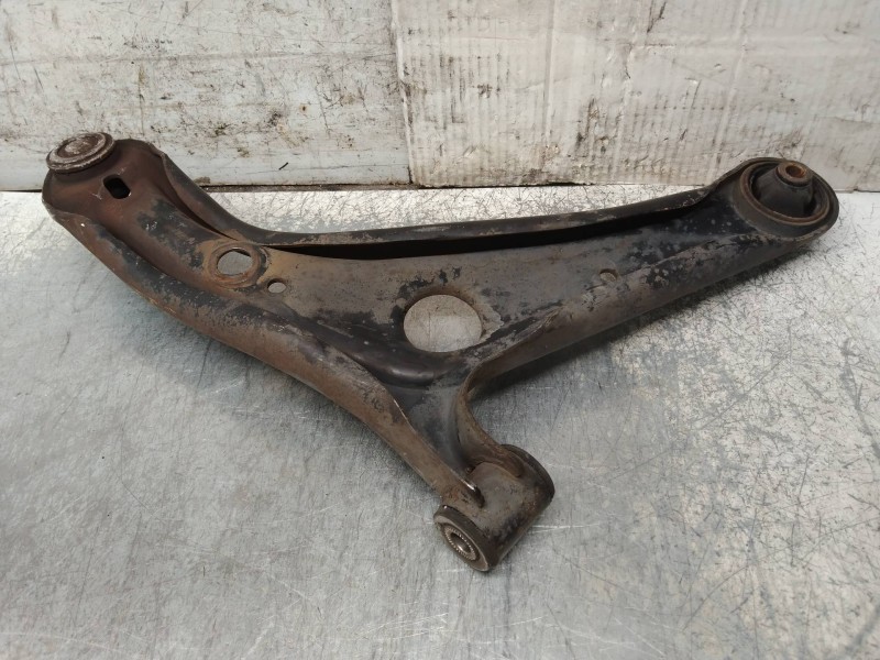 Recambio de brazo suspension inferior delantero izquierdo para toyota yaris (ncp1/nlp1/scp1) 1.4 d-4d linea luna referencia OEM 
