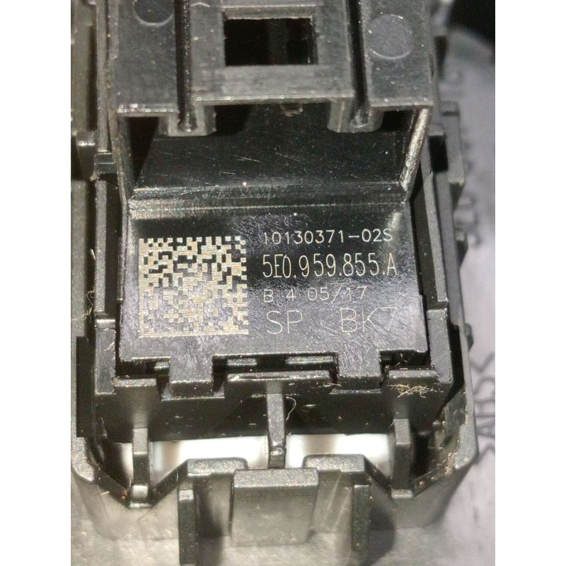 Recambio de mando elevalunas delantero derecho para skoda octavia iii (5e3, nl3, nr3) 2.0 tdi referencia OEM IAM 5e0959855a  