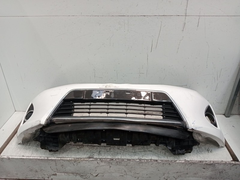 Recambio de paragolpes delantero para toyota auris (_e18_) 1.3 (nre180_) referencia OEM IAM   