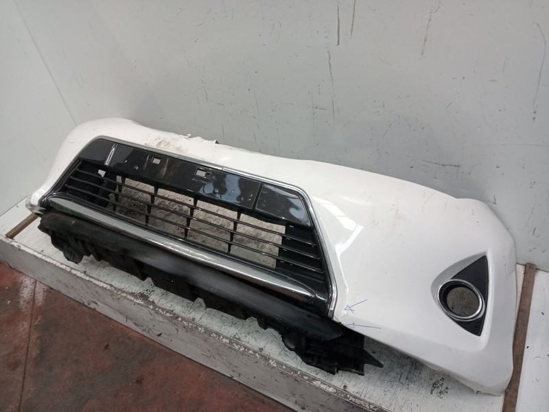 Recambio de paragolpes delantero para toyota auris (_e18_) 1.3 (nre180_) referencia OEM IAM   