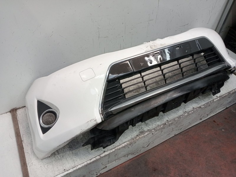 Recambio de paragolpes delantero para toyota auris (_e18_) 1.3 (nre180_) referencia OEM IAM   