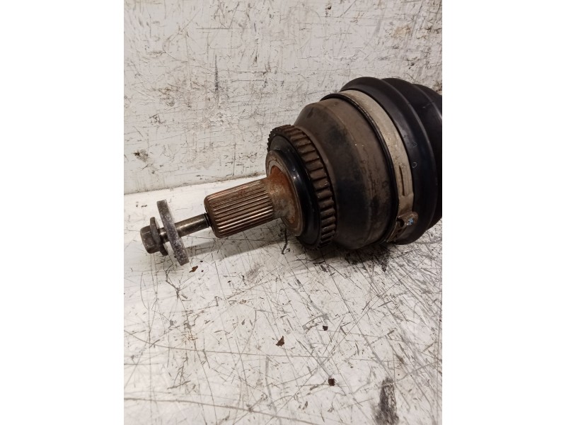 Recambio de transmision delantera izquierda para volvo v70 ii (285) d5 referencia OEM IAM P8689213 T020306 