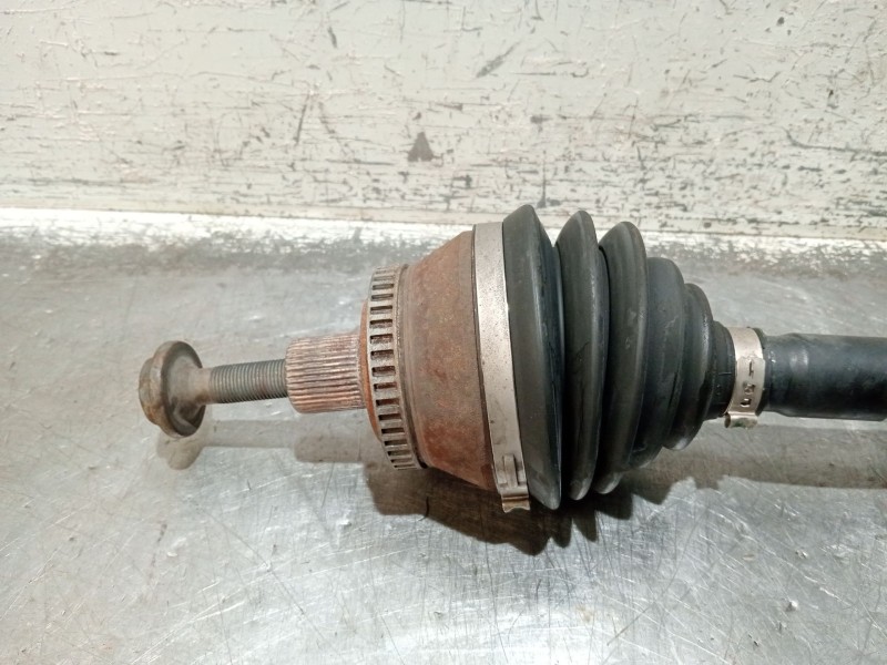Recambio de transmision delantera izquierda para audi a4 b7 (8ec) 2.0 tdi 16v referencia OEM IAM 8E0407271AT  