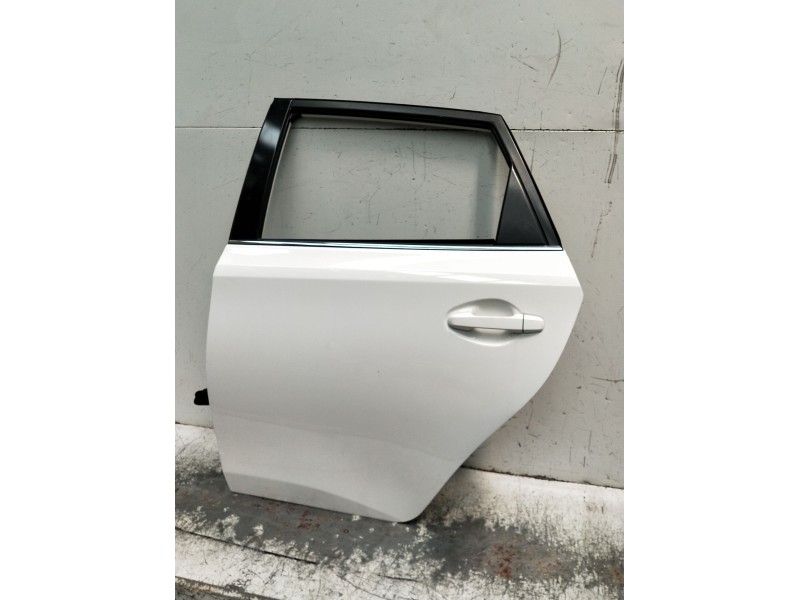 Recambio de puerta trasera izquierda para toyota auris (_e18_) 1.3 (nre180_) referencia OEM IAM  5P 