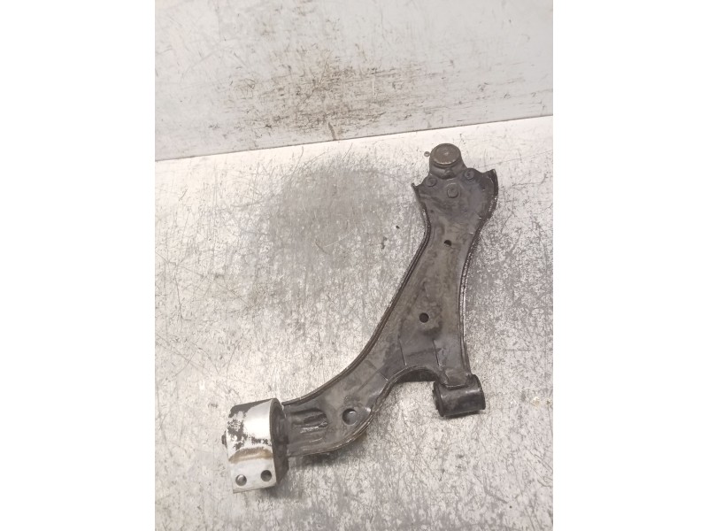 Recambio de brazo suspension inferior delantero derecho para chevrolet captiva (c100, c140) 2.0 d referencia OEM IAM 96819162  