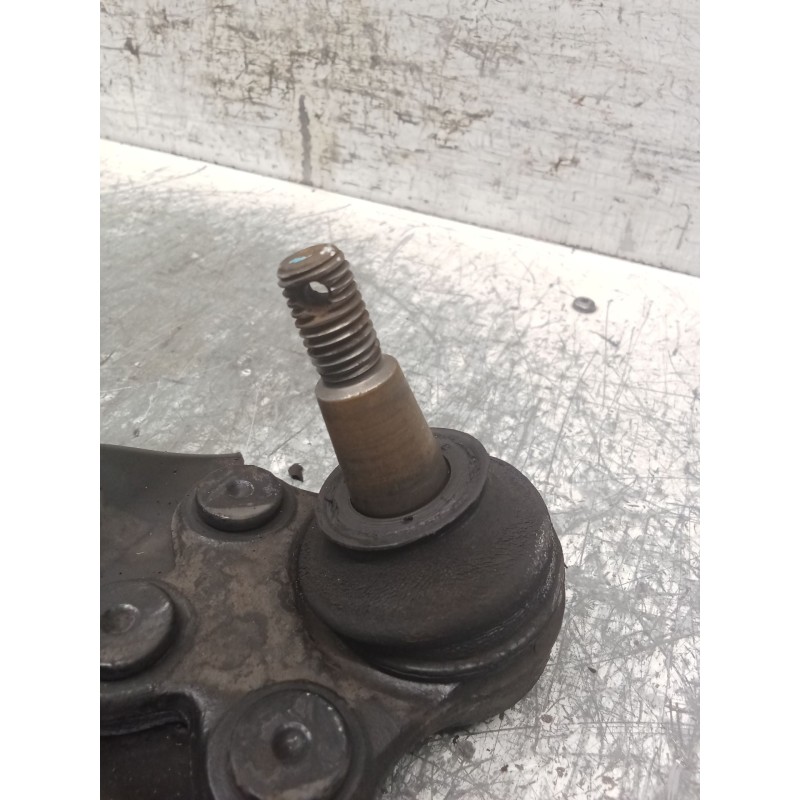 Recambio de brazo suspension inferior delantero derecho para chevrolet captiva (c100, c140) 2.0 d referencia OEM IAM 96819162  