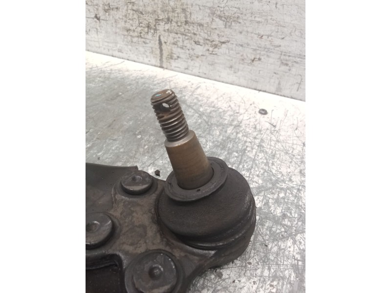 Recambio de brazo suspension inferior delantero derecho para chevrolet captiva (c100, c140) 2.0 d referencia OEM IAM 96819162  