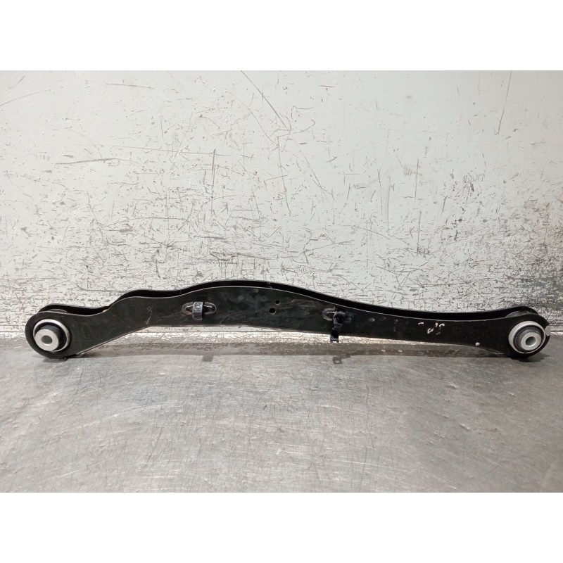 Recambio de brazo suspension inferior trasero derecho para bmw x1/ix1 u11 x1 sdrive18d referencia OEM IAM 689588501  