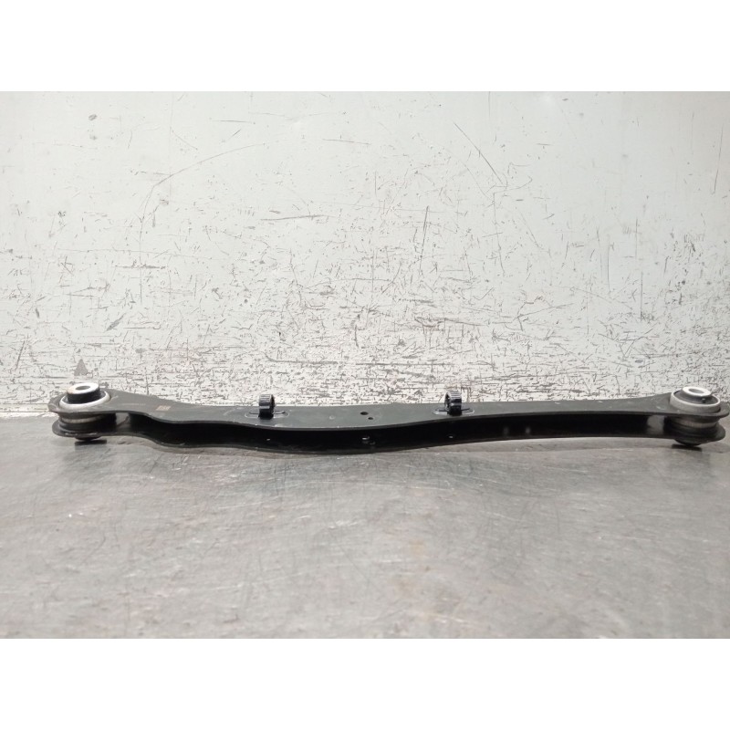 Recambio de brazo suspension inferior trasero izquierdo para bmw x1/ix1 u11 x1 sdrive18d referencia OEM IAM 689588501  