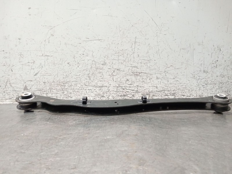 Recambio de brazo suspension inferior trasero izquierdo para bmw x1/ix1 u11 x1 sdrive18d referencia OEM IAM 689588501  