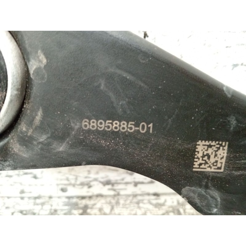 Recambio de brazo suspension inferior trasero izquierdo para bmw x1/ix1 u11 x1 sdrive18d referencia OEM IAM 689588501  