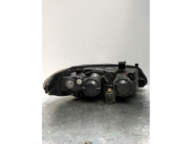 Recambio de faro izquierdo para nissan almera ii hatchback (n16) 1.8 referencia OEM IAM   