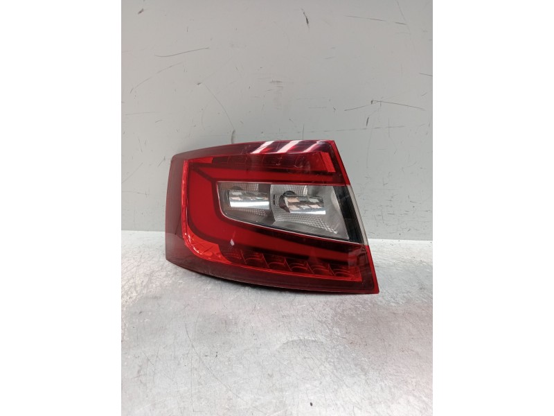 Recambio de piloto trasero izquierdo para skoda octavia iii (5e3, nl3, nr3) 2.0 tdi referencia OEM IAM 5e5945207 2sk01288101 