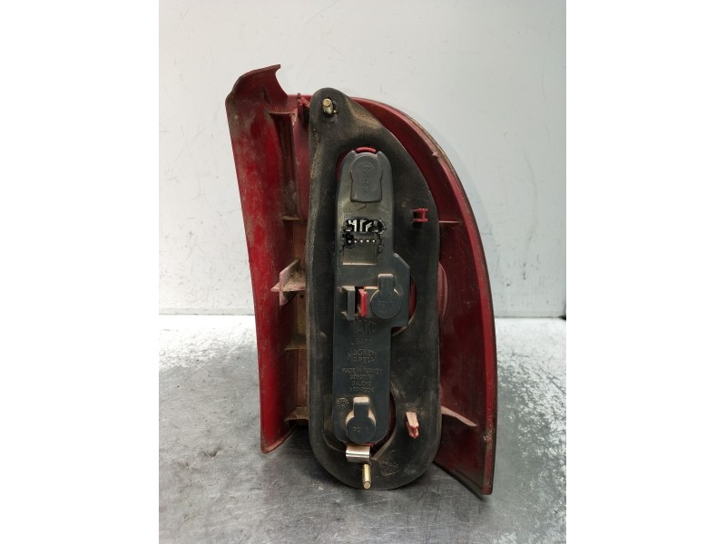 Recambio de piloto trasero izquierdo para renault megane i grandtour (ka0/1_) 1.9 d (ka0j, ka0r) referencia OEM IAM   