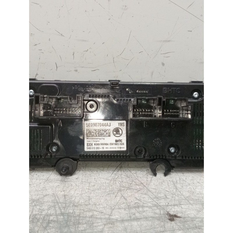Recambio de mando calefaccion / aire acondicionado para skoda octavia iii (5e3, nl3, nr3) 2.0 tdi referencia OEM IAM 5e0907044aj