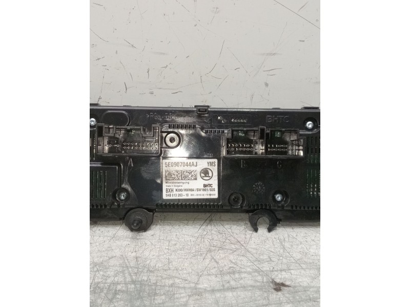 Recambio de mando calefaccion / aire acondicionado para skoda octavia iii (5e3, nl3, nr3) 2.0 tdi referencia OEM IAM 5e0907044aj