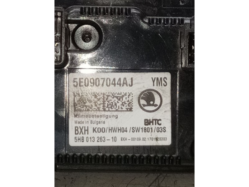 Recambio de mando calefaccion / aire acondicionado para skoda octavia iii (5e3, nl3, nr3) 2.0 tdi referencia OEM IAM 5e0907044aj