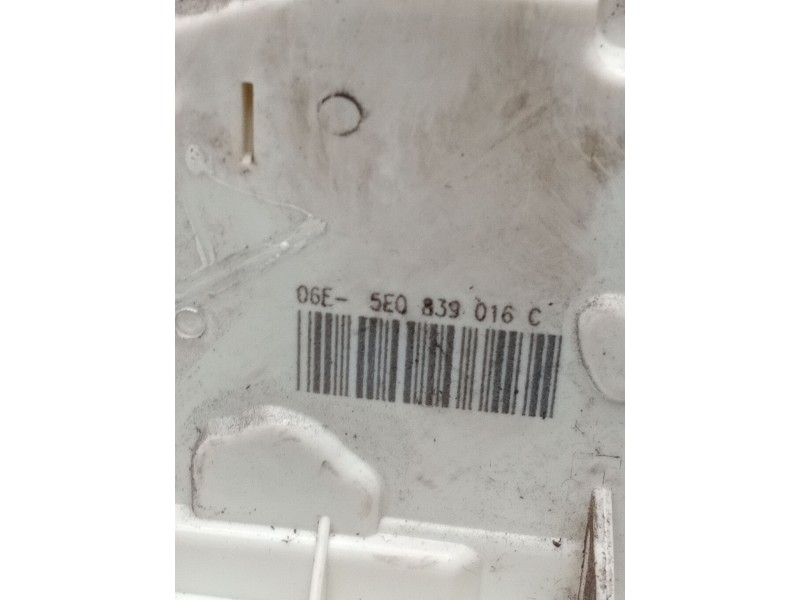 Recambio de motor cierre centralizado trasero derecho para skoda octavia iii (5e3, nl3, nr3) 2.0 tdi referencia OEM IAM 5e083901