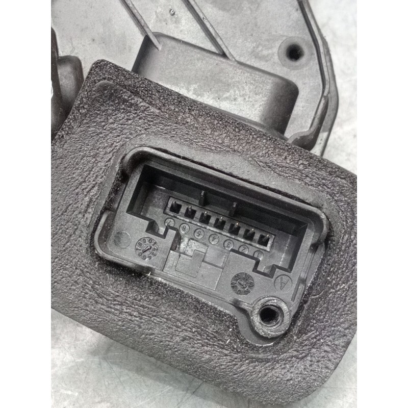 Recambio de motor cierre centralizado trasero izquierdo para skoda octavia iii (5e3, nl3, nr3) 2.0 tdi referencia OEM IAM 5e0839