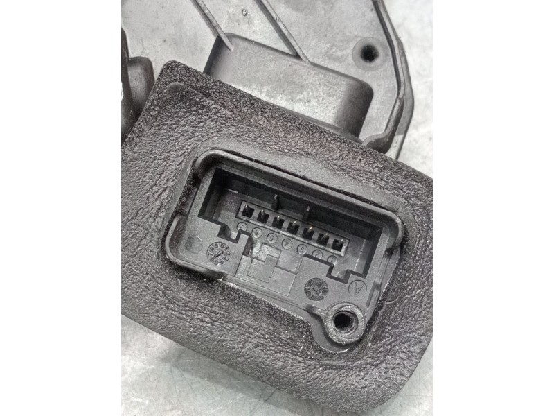 Recambio de motor cierre centralizado trasero izquierdo para skoda octavia iii (5e3, nl3, nr3) 2.0 tdi referencia OEM IAM 5e0839