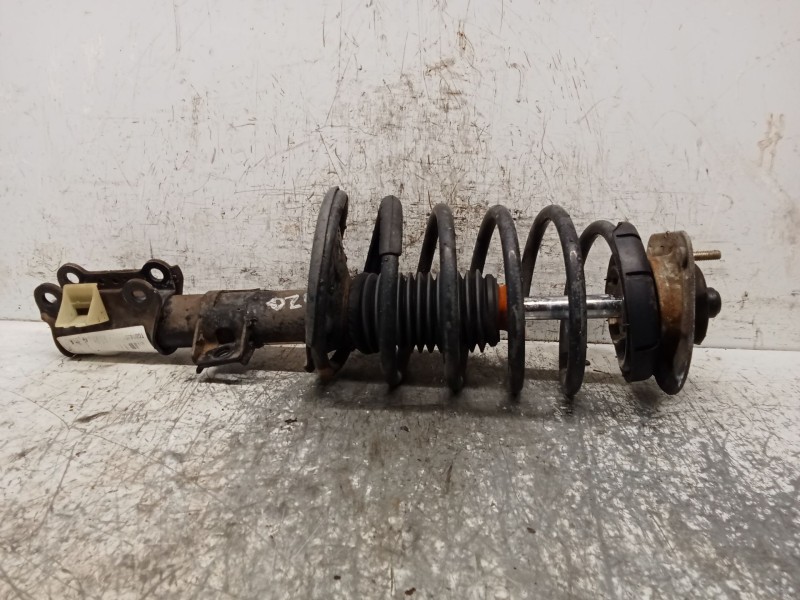 Recambio de amortiguador delantero izquierdo para volvo v70 ii (285) d5 referencia OEM IAM 8667250A  