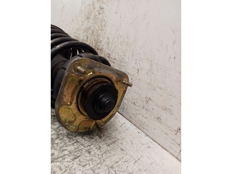 Recambio de amortiguador delantero izquierdo para volvo v70 ii (285) d5 referencia OEM IAM 8667250A  