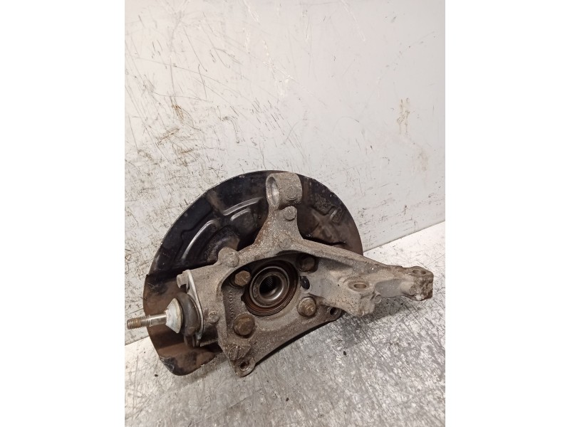 Recambio de mangueta delantera izquierda para volvo v70 ii (285) d5 referencia OEM IAM   