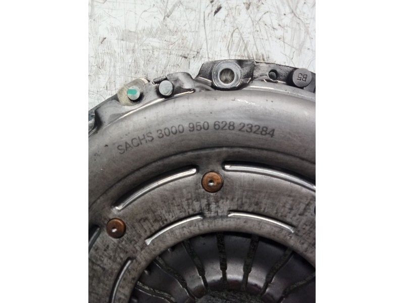 Recambio de kit embrague para chevrolet captiva (c100, c140) 2.0 d referencia OEM IAM 300095062823284 415032210 