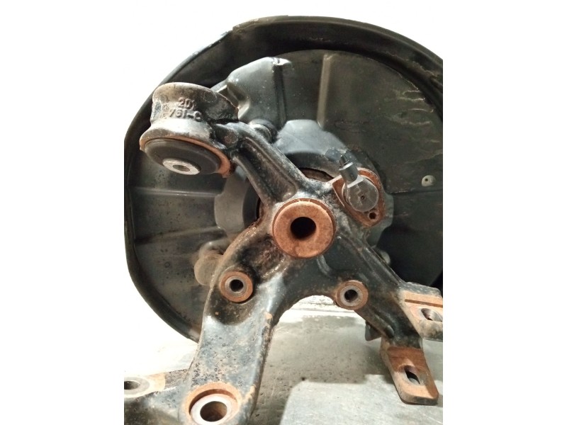 Recambio de mangueta trasera derecha para audi a4 b7 (8ec) 2.0 tdi 16v referencia OEM IAM 8E0615612J  