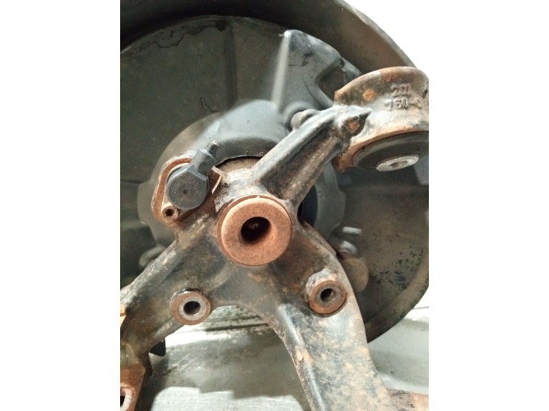 Recambio de mangueta trasera izquierda para audi a4 b7 (8ec) 2.0 tdi 16v referencia OEM IAM 8E0615611J  